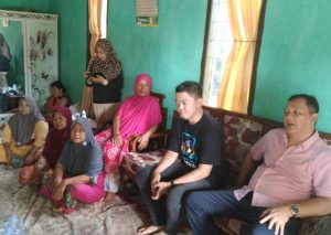 Calon Bupati no urut 01 Aris Sandi DP, Kunjungi Korban Kebakaran di Desa Kurangan Nyawa
