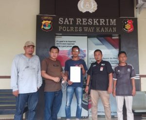 Mengaku Dari Polda Lampung OTK Yang Todongkan Senjata Api Ke Warga Baradatu, Akhirnya Di Laporkan Ke Polres Way Kanan 
