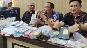 Kejaksaan Negeri Palembang Tetapkan 2 Tersangka & Barang Bukti Hasil OTT Dalam Kasus Suap K3 Deliar Marzuki 