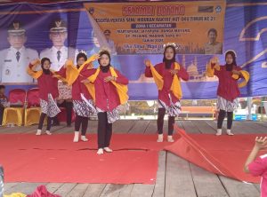 HUT OKU Timur Ke-21 , Ratusan Pelajar Tampil Dalam Pentas Seni Budaya Di Lapangan KONI Martapura.