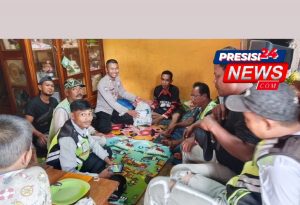 Polisi Peduli, Berikan Santunan Salah Satu Anggota Persatuan Ojek di Kasui Way Kanan