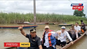 Bupati Dan Wakil Bupati Way Kanan Kunjungi Masyarakat Terdampak Banjir Di Kecamatan Negara Batin 