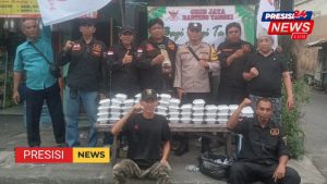 Dalam Rangka Berbagi Di Bulan Ramadhan, Grib Jaya Ranting Tangki Bagikan Ta’jil Ke Pengguna Jalan