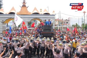 10 Polisi Terluka Saat Amankan Aksi Petani Singkong di Kantor Gubernur Lampung