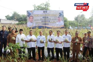 Kakanwil Dirjenpas Jabar Panen Raya Melon di Lapas Warungkiara Sukseskan Progam Ketahanan Pangan Nasional