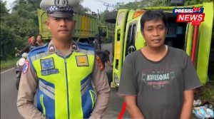 Truck Fuso Alami Laka Tunggal di Banjarmasin, Pengemudi Ucapkan Terima Kasih Kepada Polres Way Kanan Telah Membantu Evakuasi dan Amankan TKP