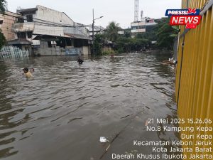 Hujan Hanya Beberapa Menit, Wilayah Duri Kepa Jakarta Barat Terendam Banjir Selutut Dewasa,dimana peran Sudin sumber daya air jakarta barat??