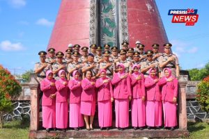 Jelang Hari Bhayangkara Ke-79, Polres Sintang Gelar Upacara Ziarah Makam Pahlawan