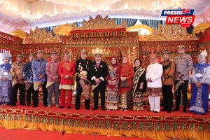 Kapolda Lampung Irjen Pol. Helmy Santika S.H., S.IK., M.Si Terima Gelar Adat