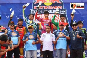 Wakil Bupati Pinrang Resmi Buka Kejurnas Motor Cross MX 2025 Di Sirkuit Malimpung