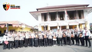 Polsek Palmerah Beri 8 Anggota Citra Bhayangkara Bentuk Apresiasi Loyalitas Citra Bhayangkara dalam Menjaga Kamtibmas
