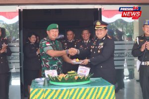 Kasrem 121/Abw dan Jajaran TNI Datangi Polres Sintang, Rayakan Peringatan Hari Bhayangkara Ke-79