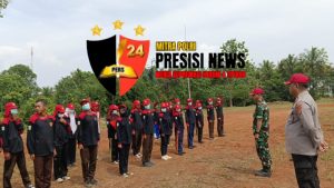 Polsek Gunung Labuhan Laksanakan Pembinaan Dan Latihan Paskibra Di Lapangan