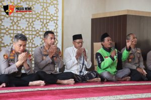 Jaga Jakarta, Ojol Jakbar Gelar Doa Bersama Dukung Polres Metro Jakarta Barat Ciptakan Wilayah Aman, Nyaman Dan Damai 
