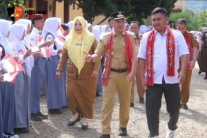 Parosil Berikan Motivasi Kepada Siswa SMKN Way Tenong Melalui Diklat Kapasitas Pengurus Osis