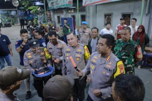 Polsek Tambora bersama polres metro Jakarta barat sambangi posko siskambling RW 06