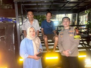 Respons Cepat Pamapta Polres Metro Jakbar Tangani Orang Terlantar di Daan Mogot