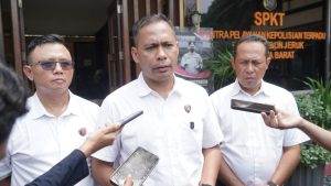 Tersangka Kasus Pembunuhan Agen Gas Elpiji di Duri Kepa Jalani Rekonstruksi, 18 Adegan Diperagakan di Depan Polsek Kebon Jeruk